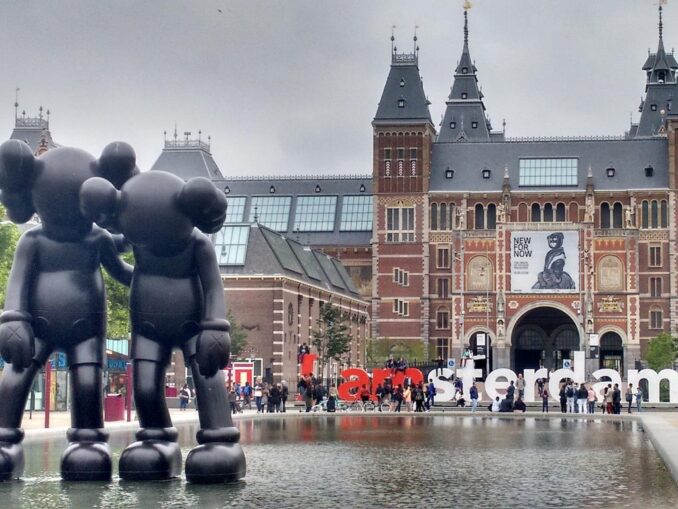 Рейксмузеум - добраться из Парижа в Амстердам на можно быстро!