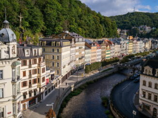 В Карловы Вары из Праги можно добраться за 2 часа