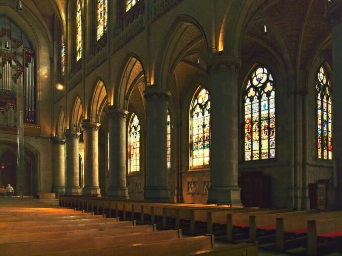 Собор Линца размерами уступает только венскому Штефансдому