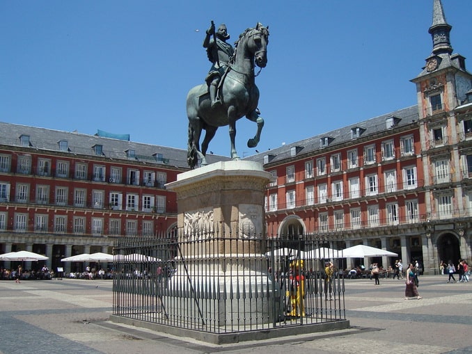 Плаза Майор - самая большая площадь Мадрида