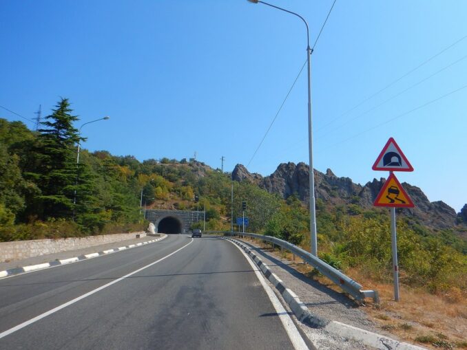 Дорога из Симферополя в Ялту очень красива