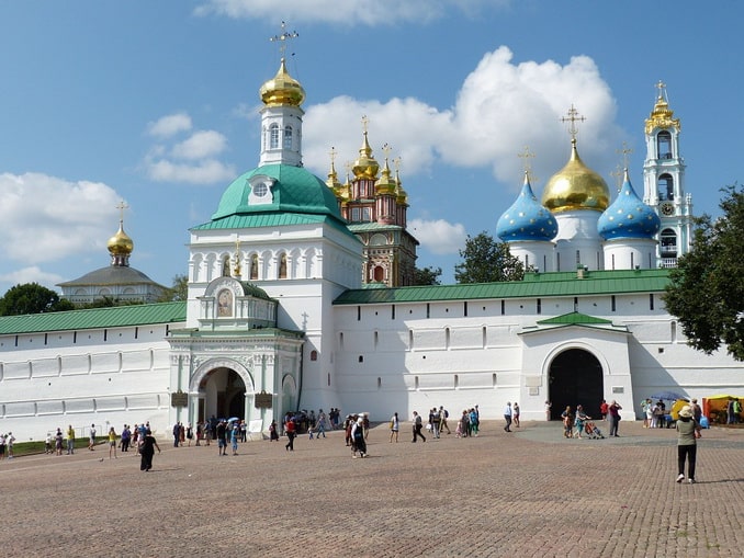 Сергиев Посад, Россия Сергиев Посад - город России, входящий в Золотое кольцо