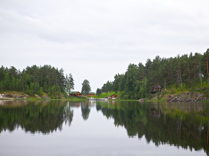 Карелия, Россия Озеро в Карелии в июле