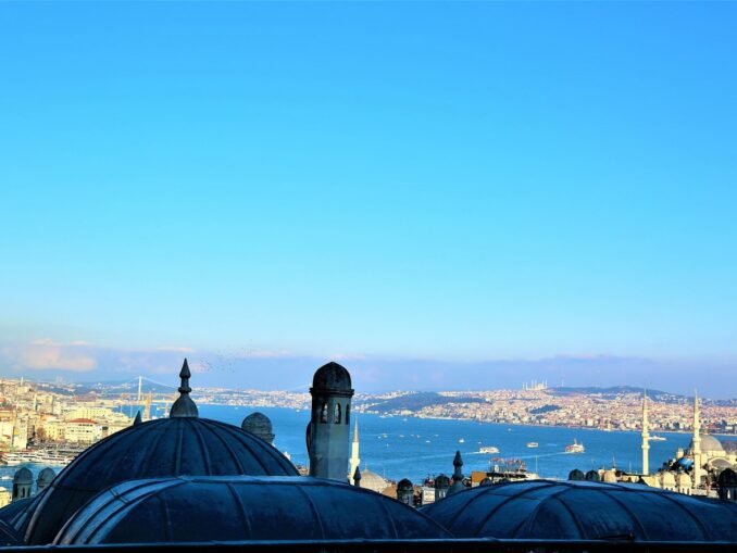 В Стамбуле в августе стоит жаркая погода