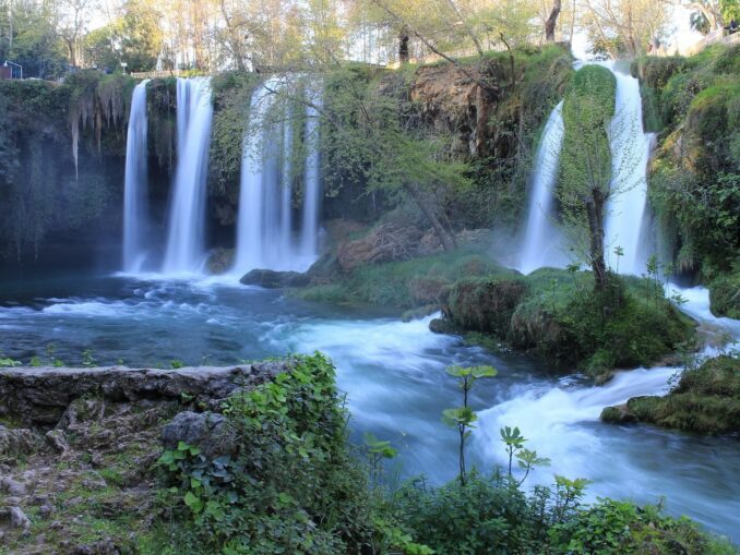 Водопад Верхний Дюден нужно посетить в окрестностях Анталии