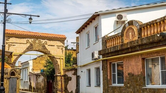 Евпатория, Крым Начало маршрута Малый Иерусалим в Евпатории, лето