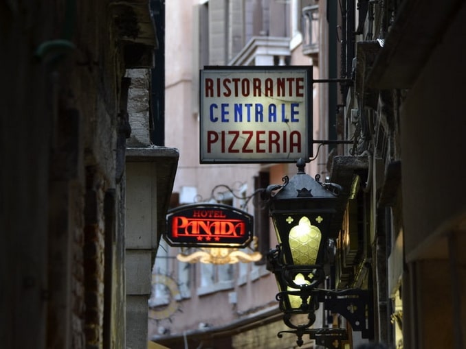 Рестораны и кафе в Италии часто закрываются на сиесту