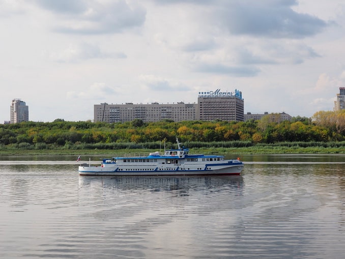 В начале октября в Нижнем Новгороде еще тепло и можно совершить прогулку по Волге