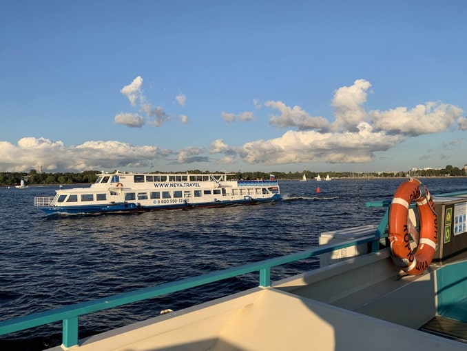 Навигация в Санкт-Петербурге возобновляется в конце весны