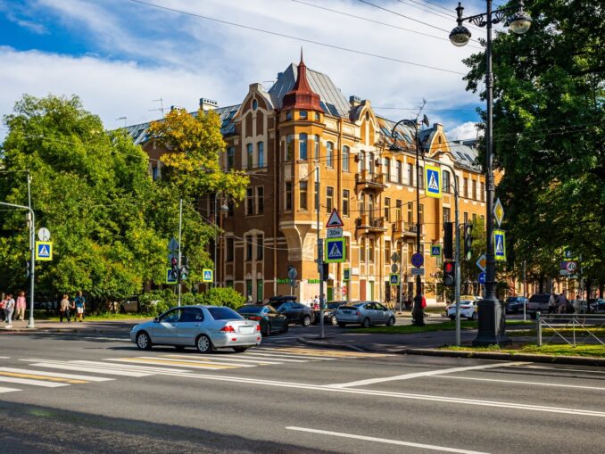 На 2 день посещения Санкт-Петербурга нужно увидеть "северный модерн"