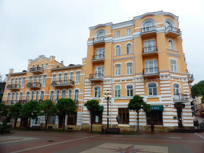 Санаторий Нарзан с лечением в Кисловодске - корпус Центральный