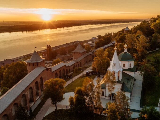 Кремль - главная достопримечательность Нижнего Новгорода