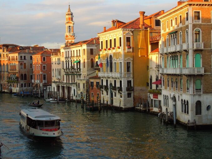 В Венеции в первую очередь нужно посмотреть Гранд-канал