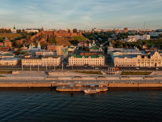 Кремль и дома нужно посмотреть в Нижнем Новгороде в первую очередь