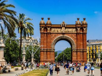 Триумфальная арка - что посмотреть туристу в Барселоне за 3-4 дня?