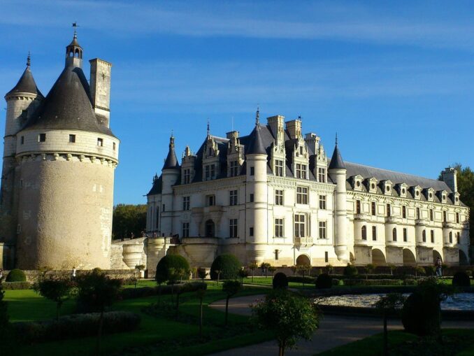 Замок Шенонсо во Франции обязателен для посещения