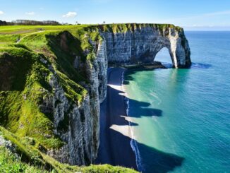 Этрета - что можно посмотреть во Франции туристу?