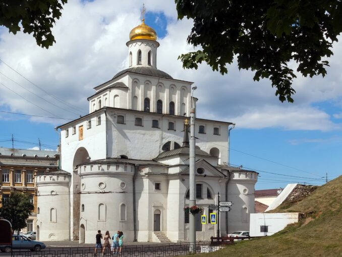 Золотые ворота - одна из главных достопримечательностей Владимира