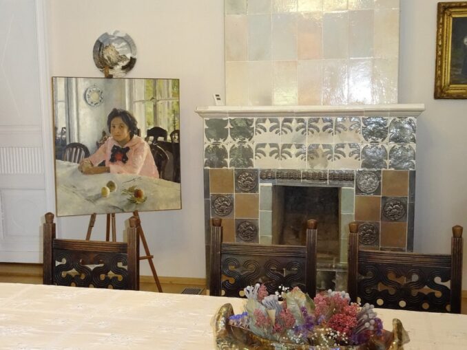 В Абрамцево Валентин Серов написал "Девочку с персиками"