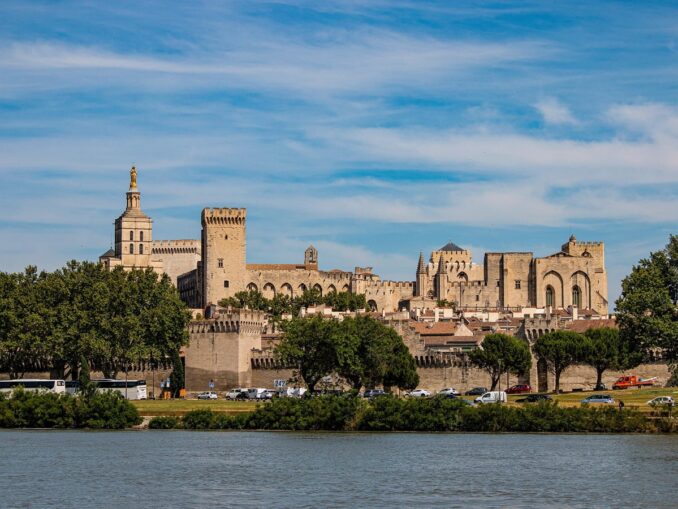 Папский город в Авиньоне