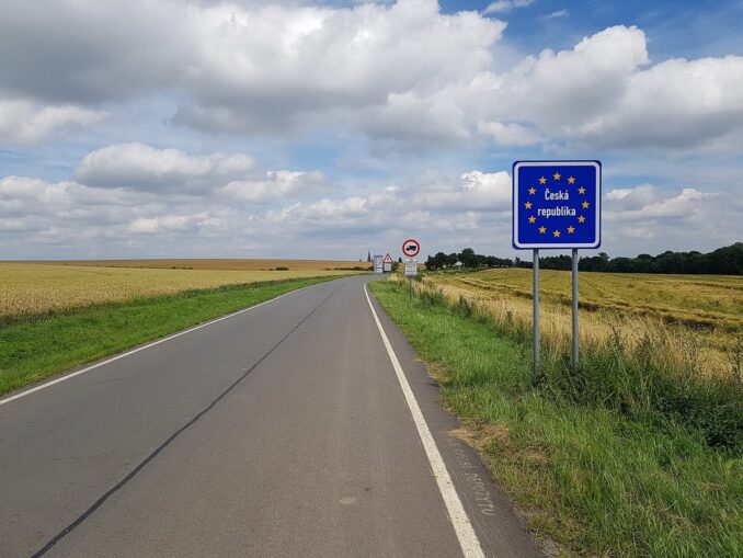 Автодорога на границе Польши и Чехии Региональная дорога - как попасть на машине в Европу
