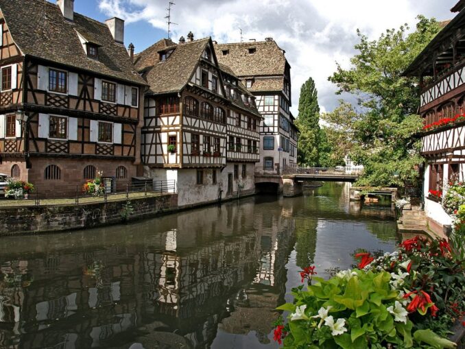 Страсбург - одна из главных достопримечательностей Франции