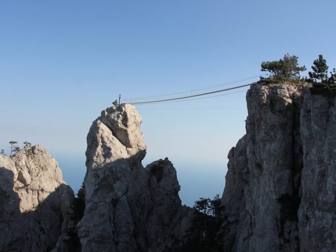 Подвесной мост на Ай-Петри в Крыму