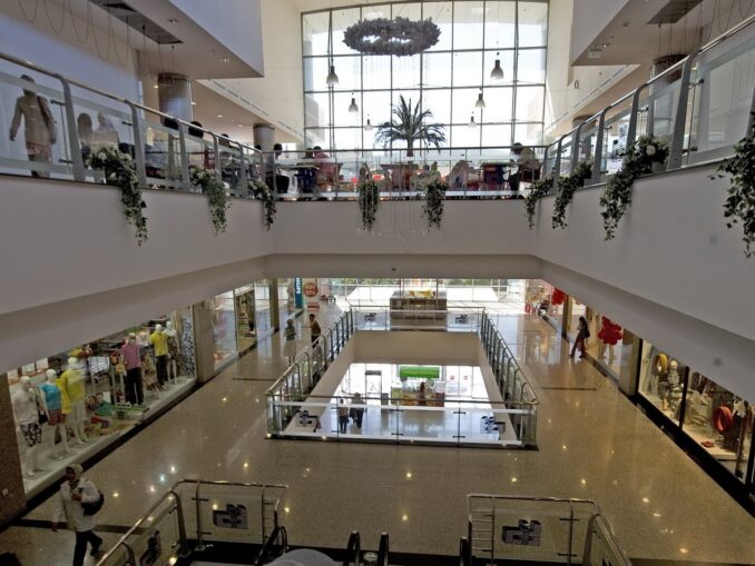 В Алании есть большие торговые центры