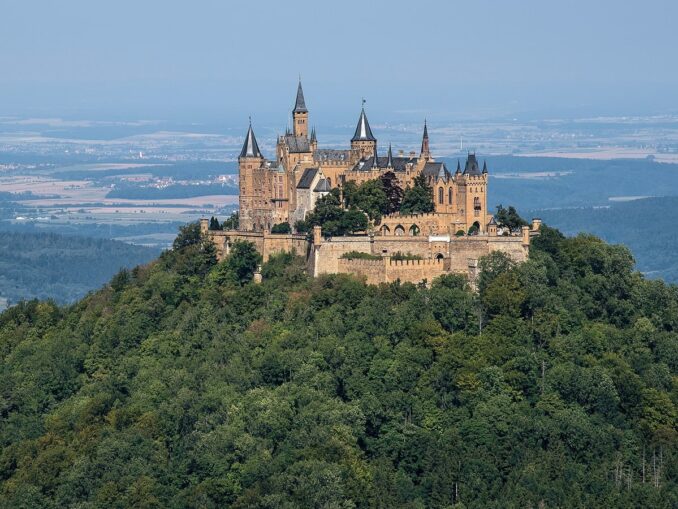 Замок Гогенцоллерн в земле Баден-Вюртемберг