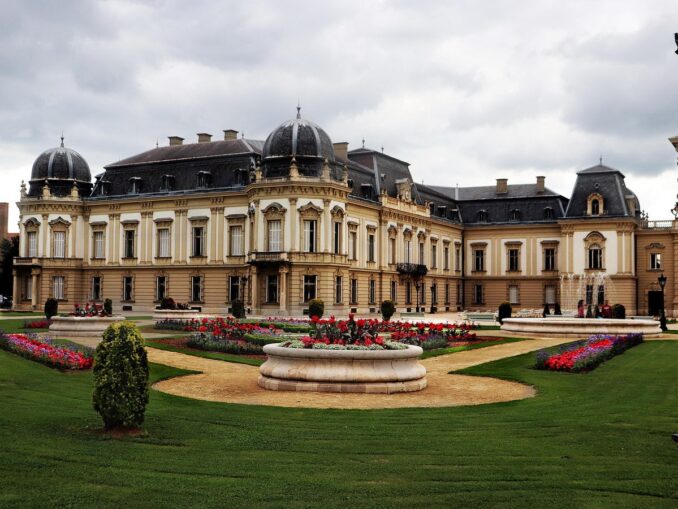 Дворец Фештетичей в Кестхее на Балатоне