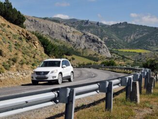 Горный серпантин - какие красивые места в Крыму посмотреть на машине?