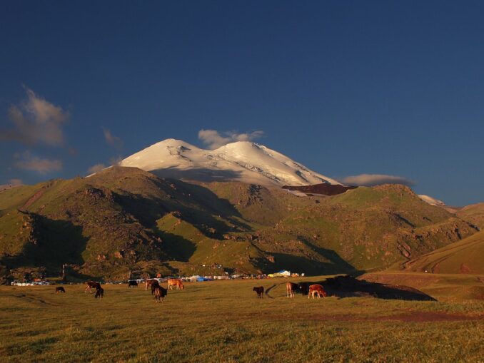 Рядом с Джилы-Су можно посетить Поляну Эммануэля 
