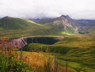 Урочище Джилы-Су находится в 90 км от Кисловодска