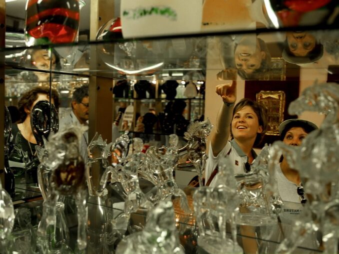 In Venice you need to buy Murano glass as a gift
