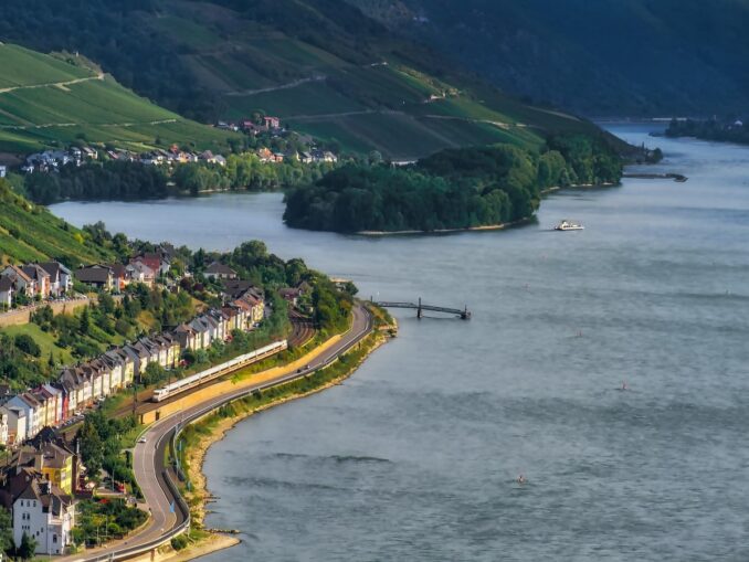 Долина Рейна очень живописна