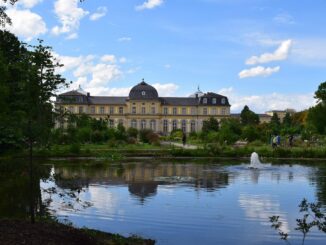 Дворец Поппельсдорф в Бонне можно посетить туристам