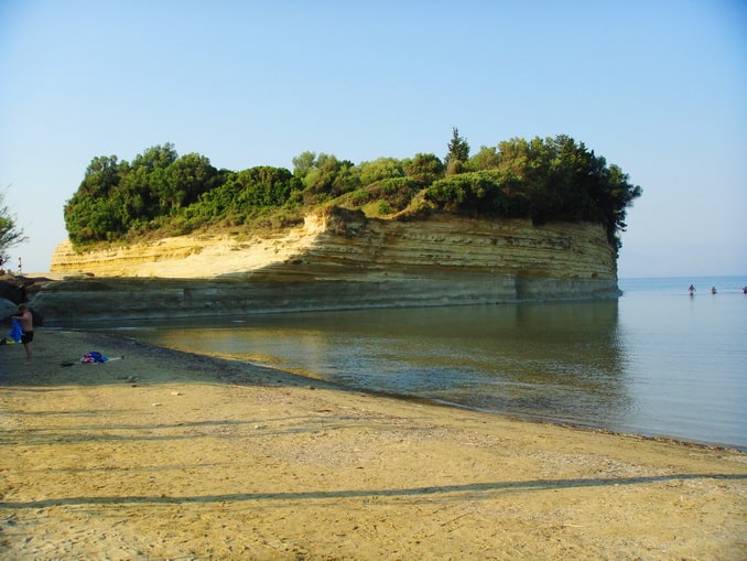 Пляж Сидари - один из лучших на Корфу для отдыха с детьми
