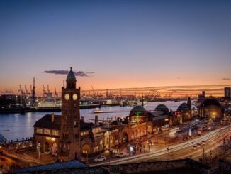 Порт и Шпайхерштадт нужно посмотреть в Гамбурге в первую очередь