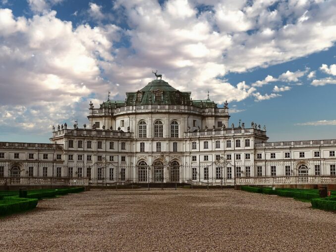 В дворце Ступиниджи под Турином стоит побывать