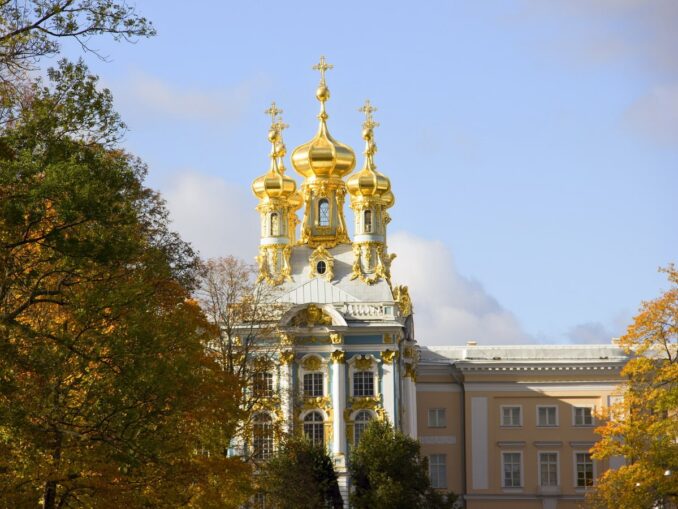 В Пушкин возят автобусные экскурсии из Санкт-Петербурга