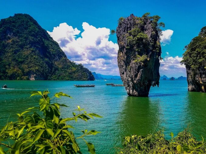 Посмотреть на остров Джеймса Бонда стоит съездить с Пхукета в первую очередь