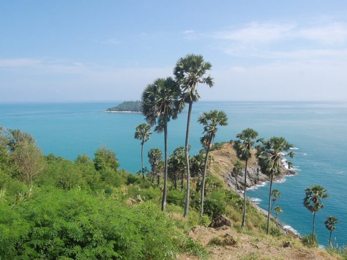 Увидеть мыс Промтеп на Пхукете, побывать на его смотровой площадке, нужно обязательно