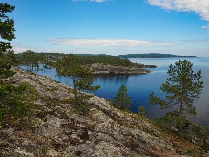Ладожские шхеры - в Карелии в сентябре еще тепло