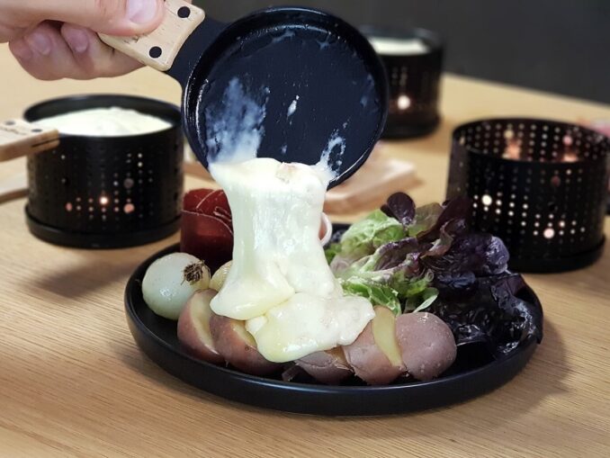 Раклет - традиционное блюдо французской кухни