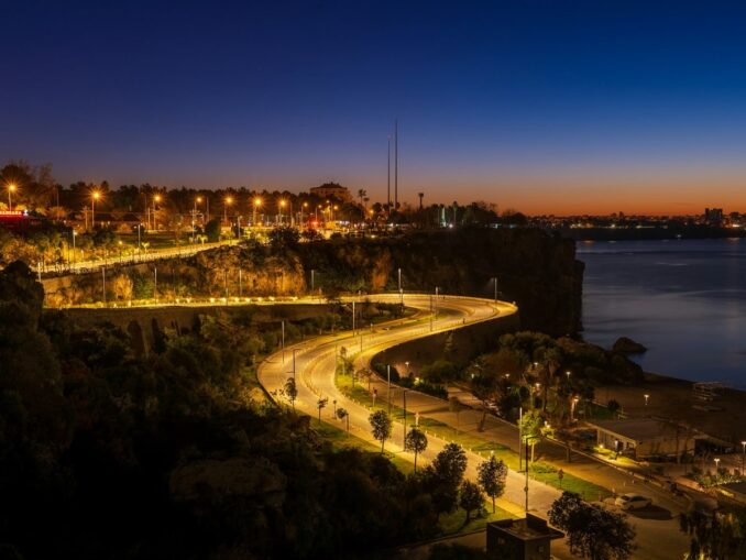 Дорога - путешествие из Стамбула в Анталию лучше совершать ночью