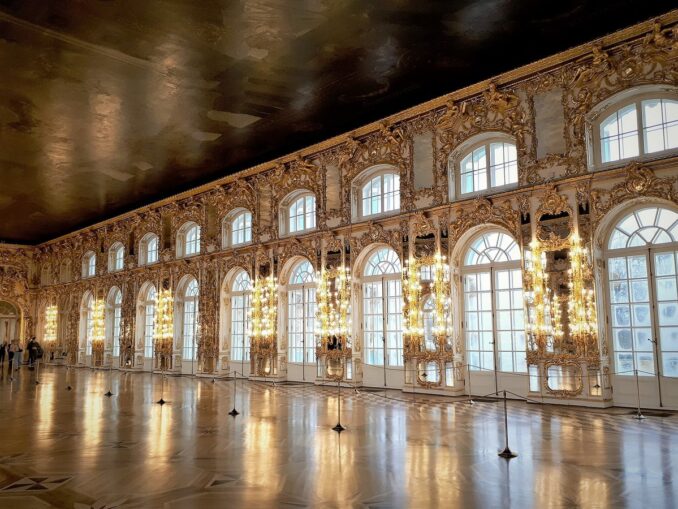 Большой зал Екатерининского дворца в Пушкине
