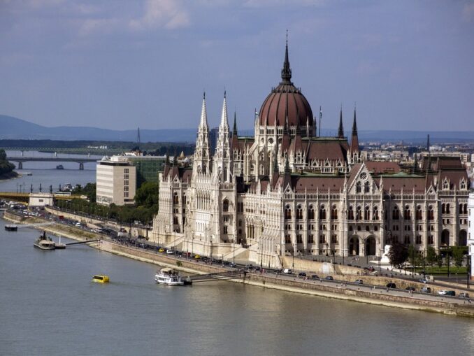 Парламент - в Будапешт в сентябре стоит ехать!