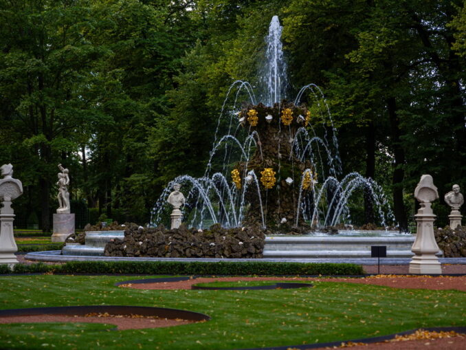 В Летнем саду нужно обязательно посмотреть фонтаны
