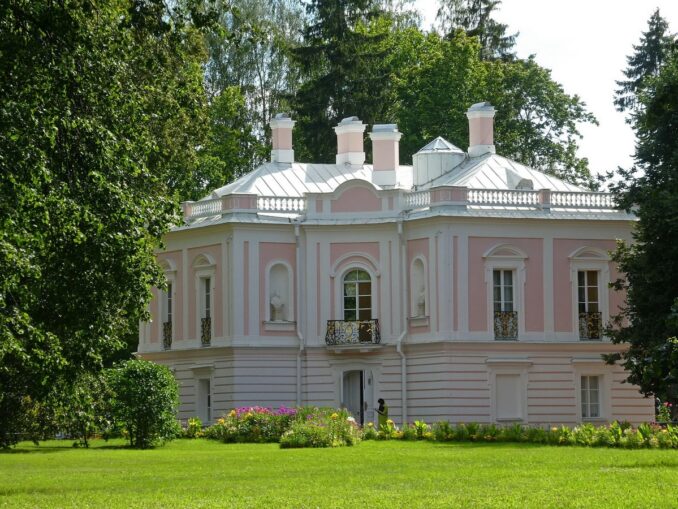 В Ораниенбауме сегодня можно посетить дворец Петра III