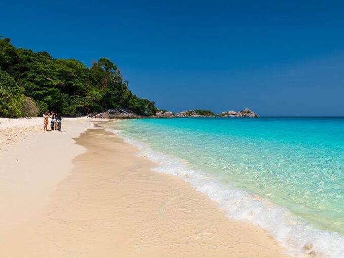 Пляж на Симиланских островах